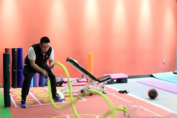 戰(zhàn)繩一次甩多久最好 初學(xué)戰(zhàn)繩買(mǎi)多長(zhǎng)