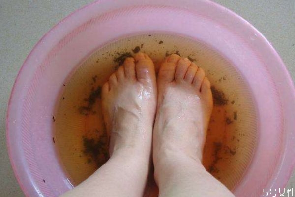 人人都可以泡腳嗎 每天泡腳有什么好處呢 人人都可以泡腳嗎 每天泡腳有什么好處呢