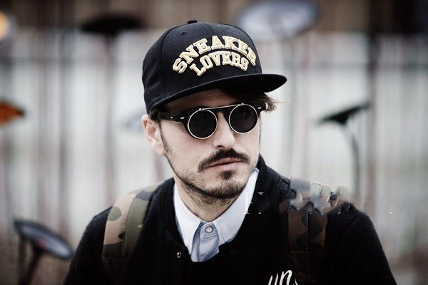 男生戴什么款式的帽子顯臉小 男生不同臉型適合戴的帽子 男生戴什么款式的帽子顯臉小 男生不同臉型適合戴的帽子