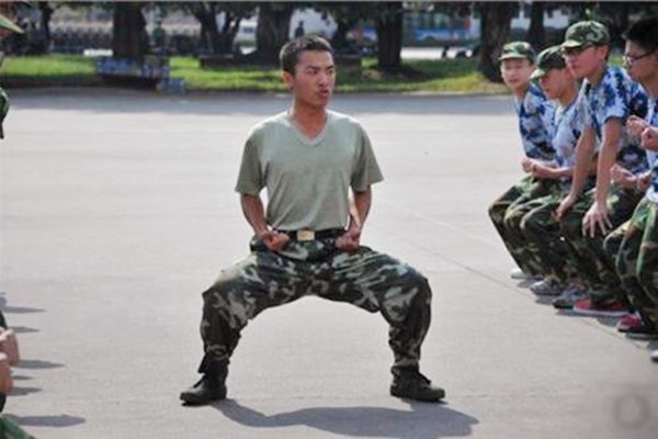 蹲馬步腿會變粗嗎 蹲完馬步后怎么放松呢 蹲馬步腿會變粗嗎 蹲完馬步后怎么放松呢