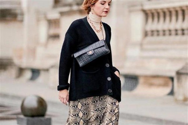 開(kāi)衫毛衣怎么搭顯手臂瘦呢 開(kāi)衫毛衣有哪些搭配技巧 開(kāi)衫毛衣怎么搭顯手臂瘦呢 開(kāi)衫毛衣有哪些搭配技巧