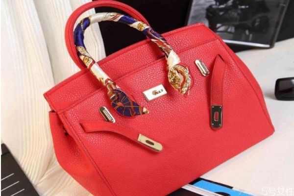 新娘包包必須是紅色么 新娘包可以用粉色嗎 新娘包包必須是紅色么 新娘包可以用粉色嗎