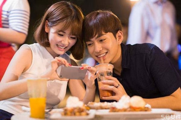 第一次約會(huì)后怎樣發(fā)展 第一次和女生約會(huì)的技巧 第一次約會(huì)后怎樣發(fā)展 第一次和女生約會(huì)的技巧