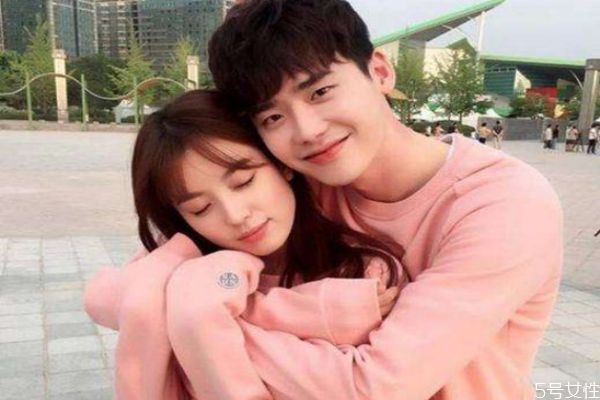 第一次約會(huì)怎么不尷尬 第一次約會(huì)如何找話題 第一次約會(huì)怎么不尷尬 第一次約會(huì)如何找話題