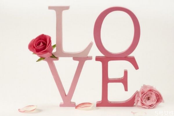 女生愛(ài)情里秘密有什么呢 女生在乎男生的表現(xiàn)有什么呢