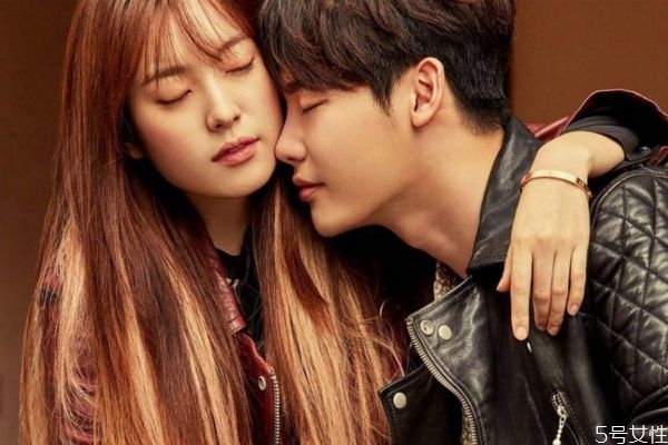 第一次約會(huì)后誰該主動(dòng) 第一次見面后誰先主動(dòng)比較好 第一次約會(huì)后誰該主動(dòng) 第一次見面后誰先主動(dòng)比較好