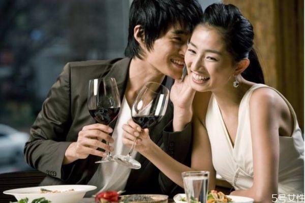 第一次約會(huì)后怎樣發(fā)展 第一次和女生約會(huì)的技巧 第一次約會(huì)后怎樣發(fā)展 第一次和女生約會(huì)的技巧