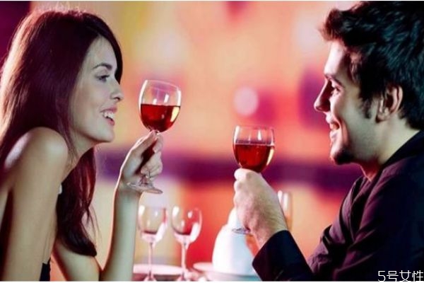 第一次約會(huì)后怎樣發(fā)展 第一次和女生約會(huì)的技巧 第一次約會(huì)后怎樣發(fā)展 第一次和女生約會(huì)的技巧