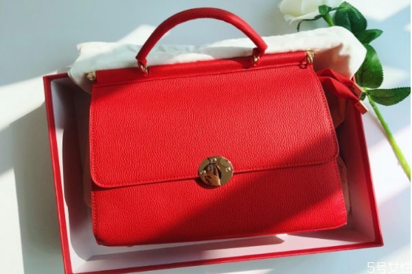 新娘包包必須是紅色么 新娘包可以用粉色嗎 新娘包包必須是紅色么 新娘包可以用粉色嗎