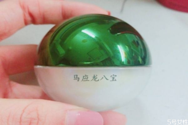 馬應(yīng)龍八寶眼霜多少錢 馬應(yīng)龍八寶眼霜的作用 馬應(yīng)龍八寶眼霜多少錢 馬應(yīng)龍八寶眼霜的作用