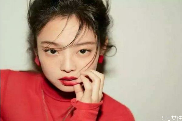 女朋友一直哭如何是好 女朋友哭了怎么安慰她 女朋友一直哭如何是好 女朋友哭了怎么安慰她