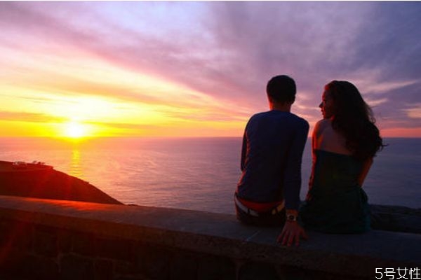 愛情可以委曲求全嗎 愛情中可以一味忍讓嗎 愛情可以委曲求全嗎 愛情中可以一味忍讓嗎