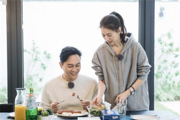 男友帶妹子打游戲算出軌嗎 男朋友帶妹吃雞該不該分手 男友帶妹子打游戲算出軌嗎 男朋友帶妹吃雞該不該分手