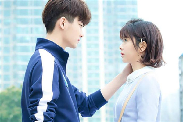 戀愛中該不該借錢給對方 戀愛中情侶是否應(yīng)該向?qū)Ψ浇桢X 戀愛中該不該借錢給對方 戀愛中情侶是否應(yīng)該向?qū)Ψ浇桢X