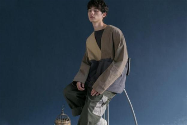 男生外套怎么搭配好看 男生秋季外套搭配指南 男生外套怎么搭配好看 男生秋季外套搭配指南