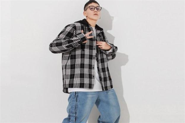 男生外套怎么搭配好看 男生秋季外套搭配指南 男生外套怎么搭配好看 男生秋季外套搭配指南