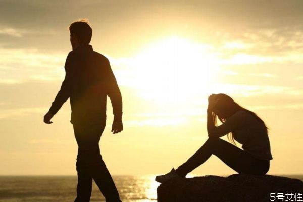 偶遇前任你應(yīng)該怎么辦呢 應(yīng)該和前任應(yīng)該保持距離嗎 偶遇前任你應(yīng)該怎么辦呢 應(yīng)該和前任應(yīng)該保持距離嗎