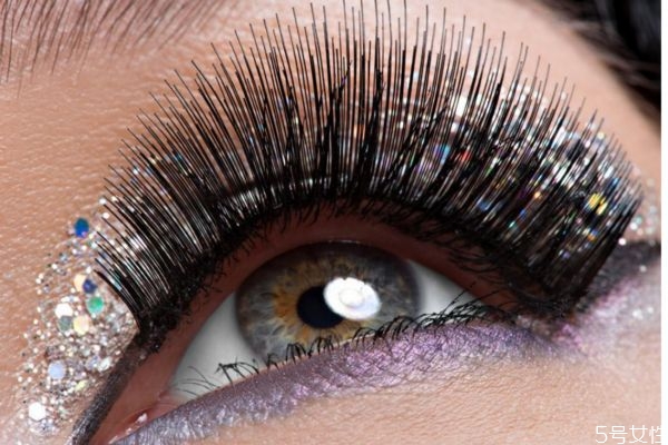 假睫毛貼多了會怎么樣 貼假睫毛有害嗎 假睫毛貼多了會怎么樣 貼假睫毛有害嗎