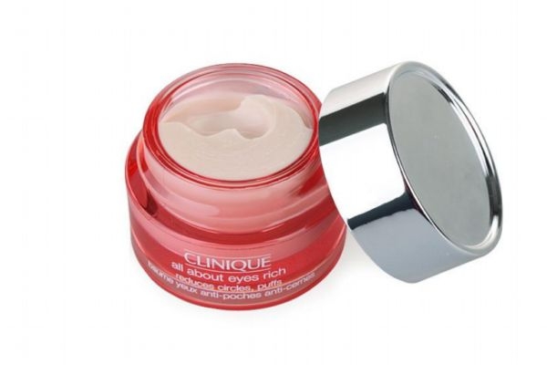 眼部的保養(yǎng)要注重什么呢 眼部應(yīng)該怎么保養(yǎng)呢 眼部的保養(yǎng)要注重什么呢 眼部應(yīng)該怎么保養(yǎng)呢