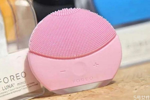 luna洗臉儀兩面分別怎么用 luna play plus換電池方法 luna洗臉儀兩面分別怎么用 luna play plus換電池方法