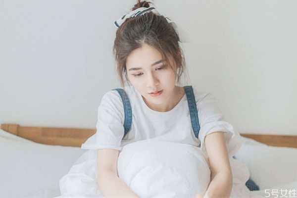 男生吃醋的表現(xiàn)是什么 暗戀吃醋的各種表現(xiàn) 男生吃醋的表現(xiàn)是什么 暗戀吃醋的各種表現(xiàn)