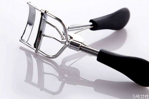 睫毛夾分哪些種類(lèi) 睫毛夾的挑選
