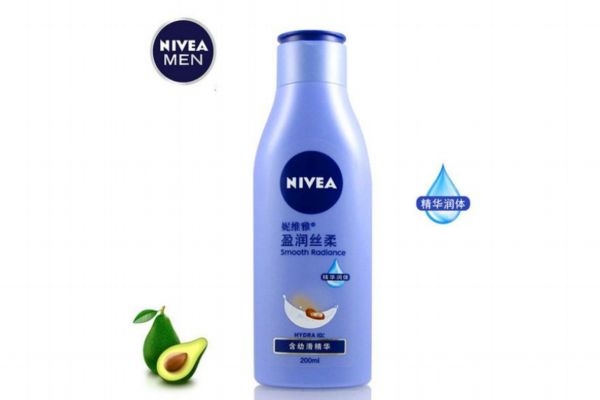 身上長痘痘還能擦身體乳嗎 教你身體乳怎么選 身上長痘痘還能擦身體乳嗎 教你身體乳怎么選