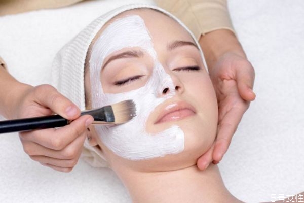 皮膚補水的方法有什么呢 如何給皮膚補水呢 皮膚補水的方法有什么呢 如何給皮膚補水呢