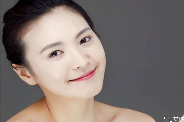 皮膚補水的方法有什么呢 如何給皮膚補水呢 皮膚補水的方法有什么呢 如何給皮膚補水呢