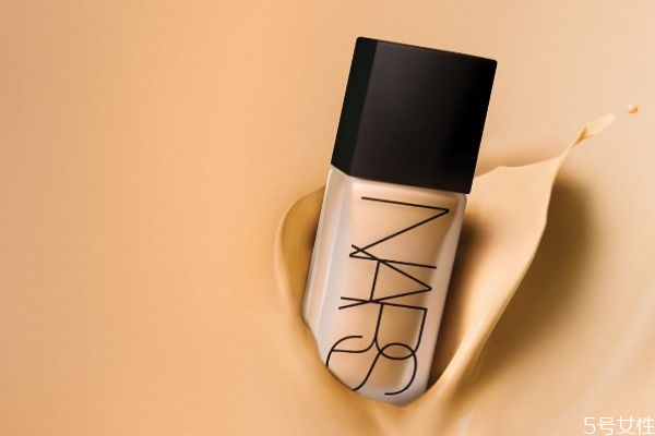 比較好用的粉底液有什么呢 怎么區(qū)分粉底液的好壞呢 比較好用的粉底液有什么呢 怎么區(qū)分粉底液的好壞呢
