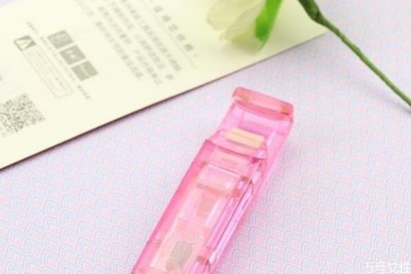 芳齡局部睫毛夾怎么樣 芳齡局部睫毛夾怎么用 芳齡局部睫毛夾怎么樣 芳齡局部睫毛夾怎么用