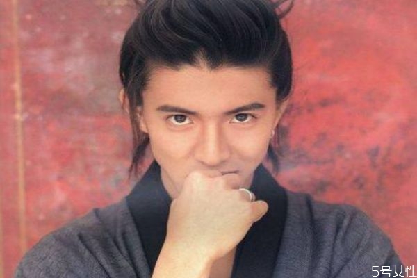 女生覺得什么男生帥 女生認(rèn)為男生什么時候最帥