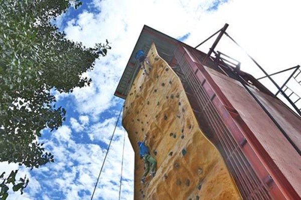 攀巖要做什么保護(hù)措施 攀巖要注意什么 攀巖要做什么保護(hù)措施 攀巖要注意什么