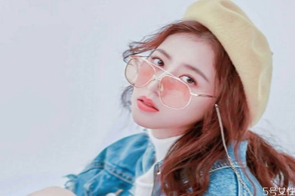 怎么跟喜歡的人暗示說喜歡 喜歡一個(gè)人如何暗示 怎么跟喜歡的人暗示說喜歡 喜歡一個(gè)人如何暗示