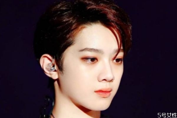 內(nèi)向的男生應(yīng)該怎么追女生 內(nèi)向男生追女生要注意 內(nèi)向的男生應(yīng)該怎么追女生 內(nèi)向男生追女生要注意