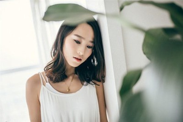 t區(qū)出油是因?yàn)槿彼畣?t區(qū)出油會(huì)導(dǎo)致哪些皮膚問題 t區(qū)出油是因?yàn)槿彼畣?t區(qū)出油會(huì)導(dǎo)致哪些皮膚問題