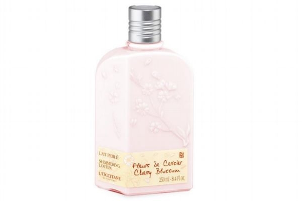 歐舒丹櫻花潤(rùn)膚露怎么用 歐舒丹櫻花潤(rùn)膚露可以擦臉嗎 歐舒丹櫻花潤(rùn)膚露怎么用 歐舒丹櫻花潤(rùn)膚露可以擦臉嗎