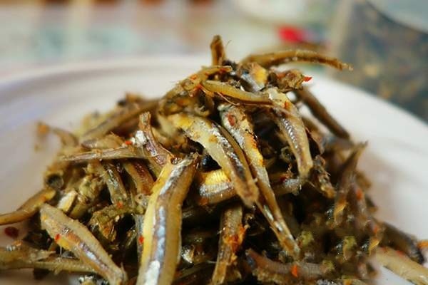 新鮮魚怎么曬成魚干 魚干和什么一起做好吃 新鮮魚怎么曬成魚干 魚干和什么一起做好吃