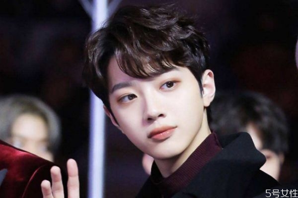 內向男生如何追女生聊天 內向男生追女生的套路 內向男生如何追女生聊天 內向男生追女生的套路