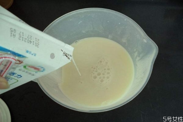 豆奶的營(yíng)養(yǎng)劑在高嗎 豆奶的營(yíng)養(yǎng)價(jià)值有什么呢 豆奶的營(yíng)養(yǎng)劑在高嗎 豆奶的營(yíng)養(yǎng)價(jià)值有什么呢