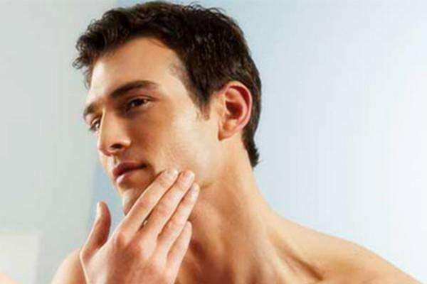 男生早上用什么洗臉可以美白 男生護膚的基本原則是怎樣的 男生早上用什么洗臉可以美白 男生護膚的基本原則是怎樣的