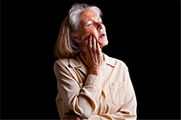 牙齒有洞怎么造成的 牙齒有洞怎么治療 牙齒有洞怎么造成的 牙齒有洞怎么治療