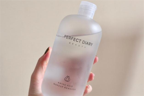 完美日記白胖子卸妝水怎么樣 完美日記卸妝水好用嗎 完美日記白胖子卸妝水怎么樣 完美日記卸妝水好用嗎
