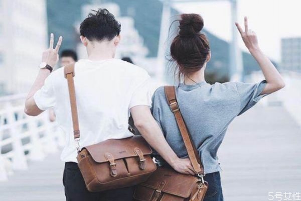 異地戀可以長(zhǎng)久嗎 異地戀聊什么話題好 異地戀可以長(zhǎng)久嗎 異地戀聊什么話題好