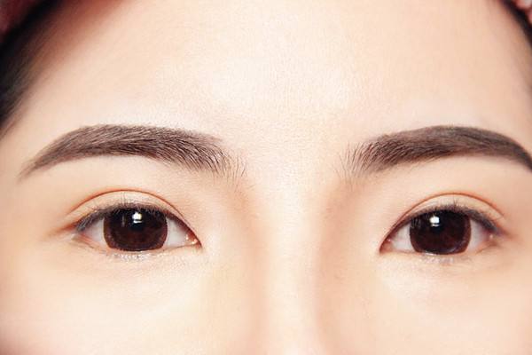 旋轉(zhuǎn)眉筆怎么用 描眉有什么技巧 旋轉(zhuǎn)眉筆怎么用 描眉有什么技巧