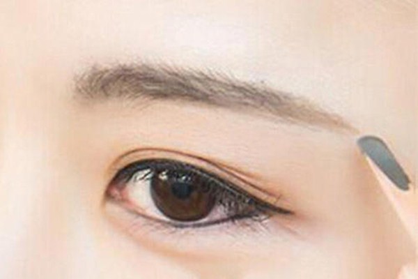 旋轉(zhuǎn)眉筆怎么用 描眉有什么技巧 旋轉(zhuǎn)眉筆怎么用 描眉有什么技巧