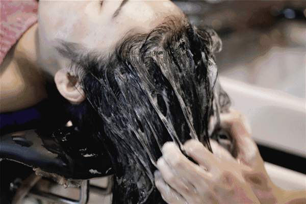 淘米水洗頭要用洗發(fā)水嗎 用淘米水洗頭多久見效 淘米水洗頭要用洗發(fā)水嗎 用淘米水洗頭多久見效