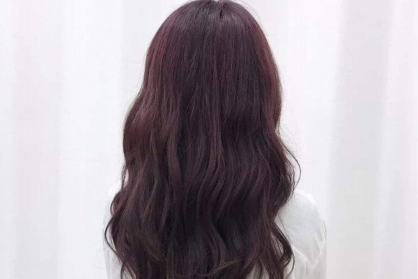 燙發(fā)后的護(hù)理方法 燙發(fā)后用什么護(hù)發(fā)產(chǎn)品 燙發(fā)后的護(hù)理方法 燙發(fā)后用什么護(hù)發(fā)產(chǎn)品