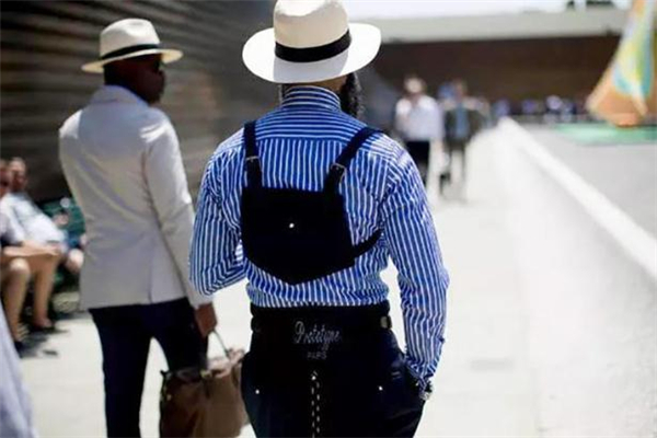 男生藍白條紋襯衫怎么搭配 藍白條紋襯衫搭配圖片 男生藍白條紋襯衫怎么搭配 藍白條紋襯衫搭配圖片