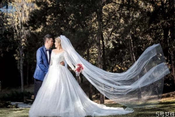 愛情真的是婚姻的必要條件嗎 婚姻的必要條件是什么 愛情真的是婚姻的必要條件嗎 婚姻的必要條件是什么